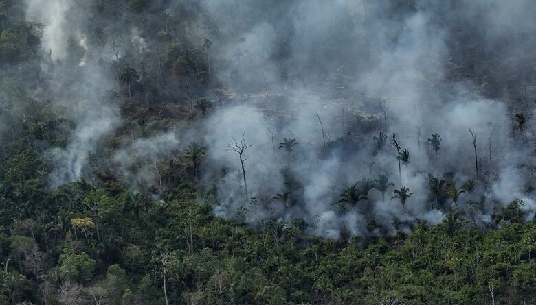 Fumaça de queimadas segue afetando vida de milhares de pessoas no Amazonas, que sofre com estiagem histórica