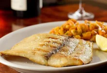 SABORES REGIONAIS – TAMBAQUI COM PURÊ DE BANANA-DA-TERRA E FAROFA DE PIMENTAS